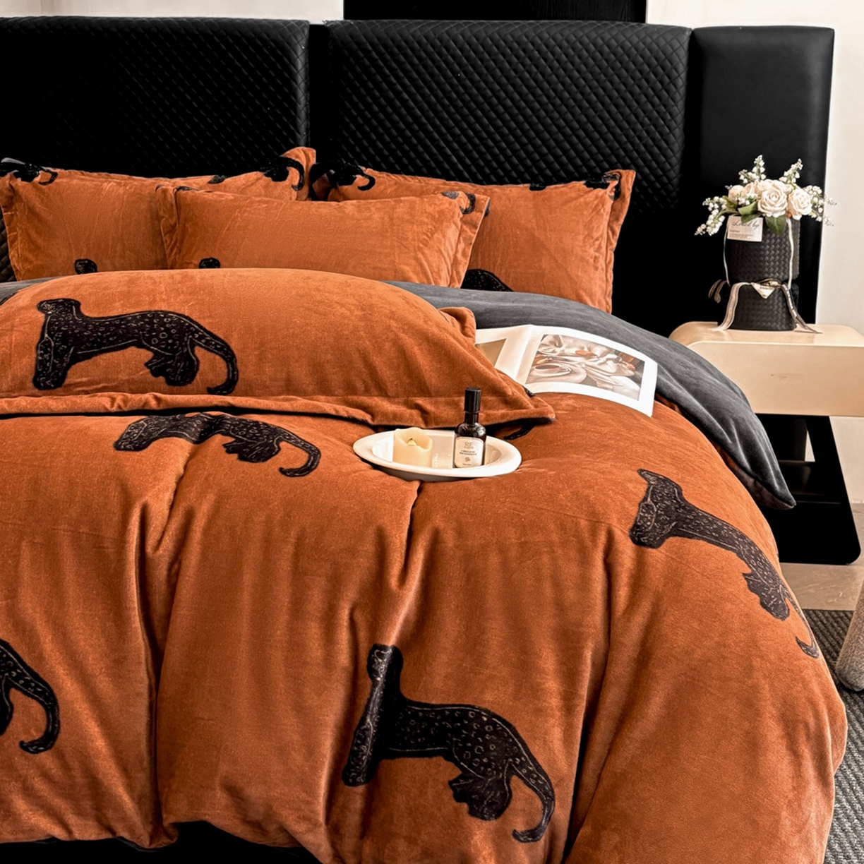 91家纺网 家纺一手货源 找家纺 首尔家纺 2025新款牛奶绒轻奢简约款四件套 传奇