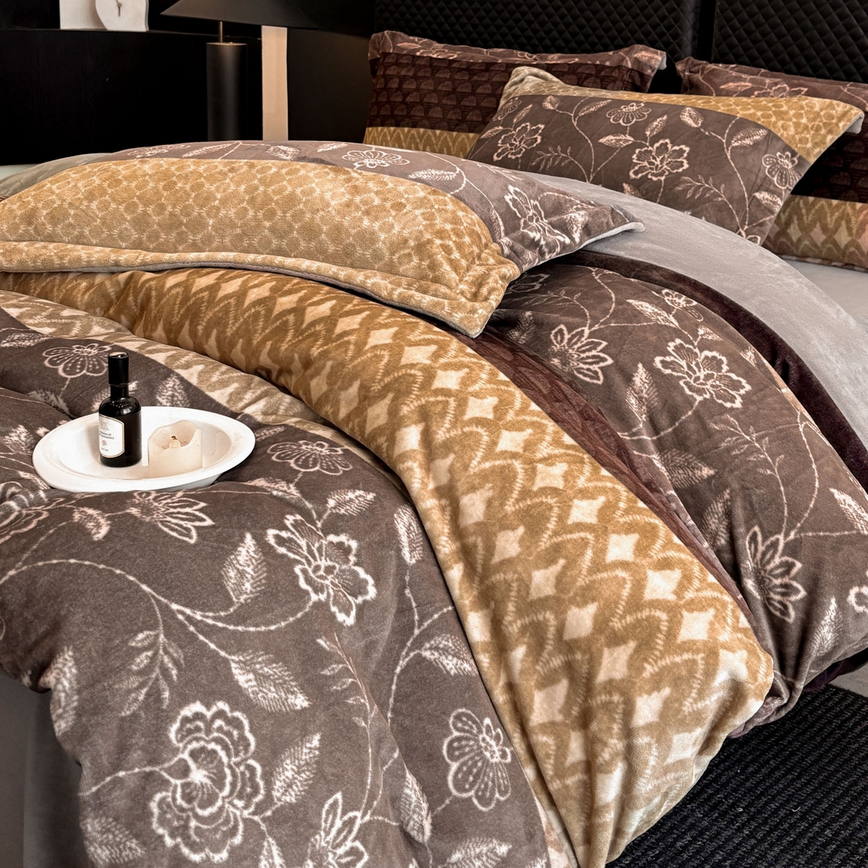 91家纺网 家纺一手货源 找家纺 首尔家纺 2025新款牛奶绒轻奢简约款四件套 雅之漫-咖