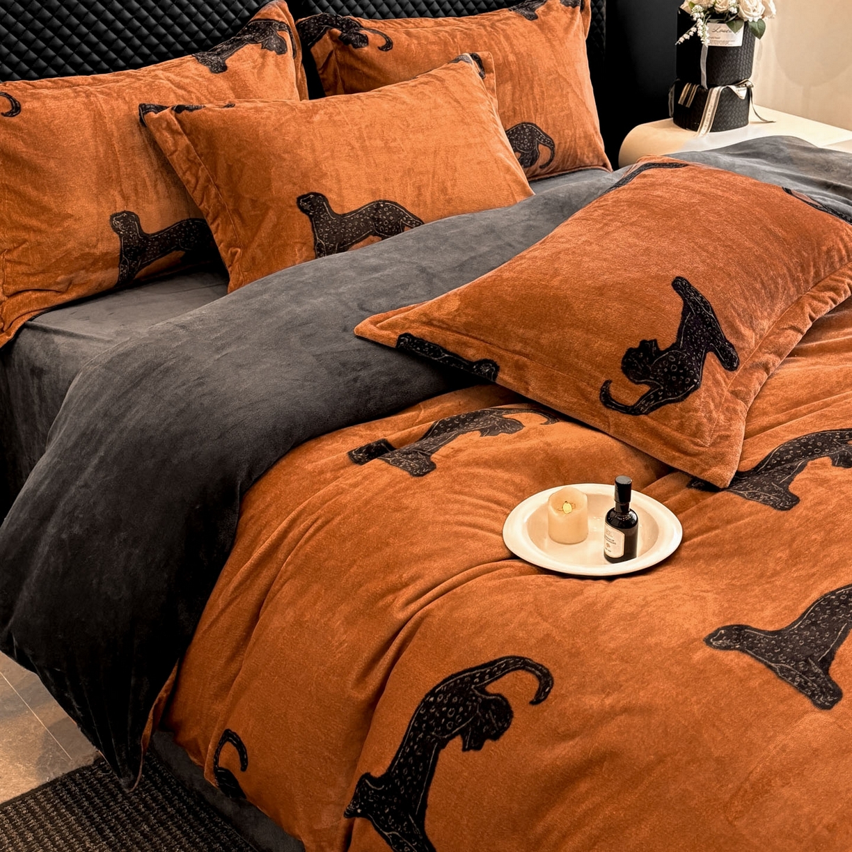 91家纺网 家纺一手货源 找家纺 首尔家纺 2025新款牛奶绒轻奢简约款四件套 传奇