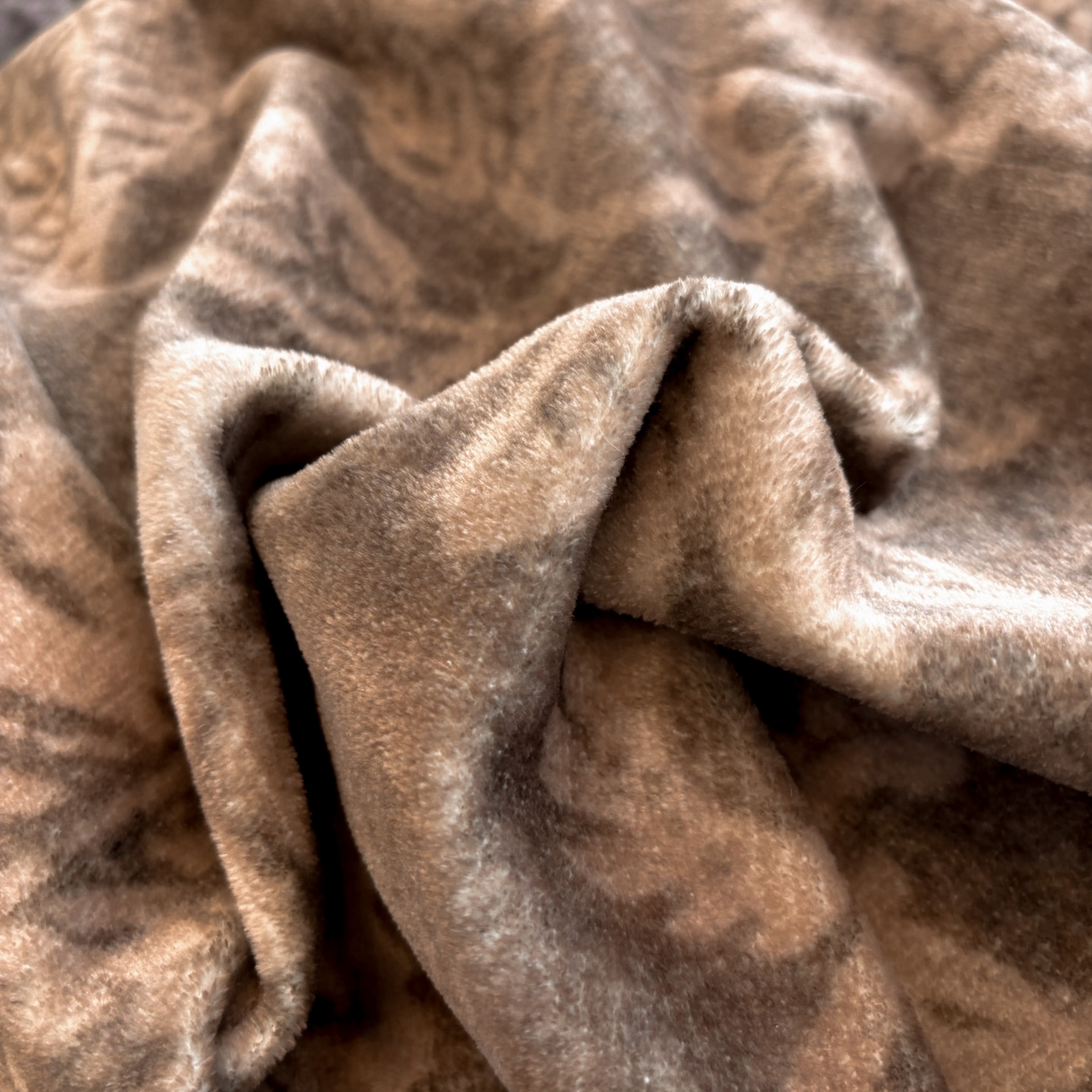 91家纺网 家纺一手货源 找家纺 首尔家纺 2025新款牛奶绒轻奢简约款四件套 优雅生活-驼