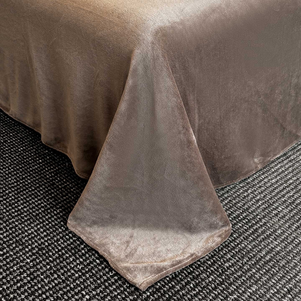 91家纺网 家纺一手货源 找家纺 首尔家纺 2025新款牛奶绒轻奢简约款四件套 雅之漫-米