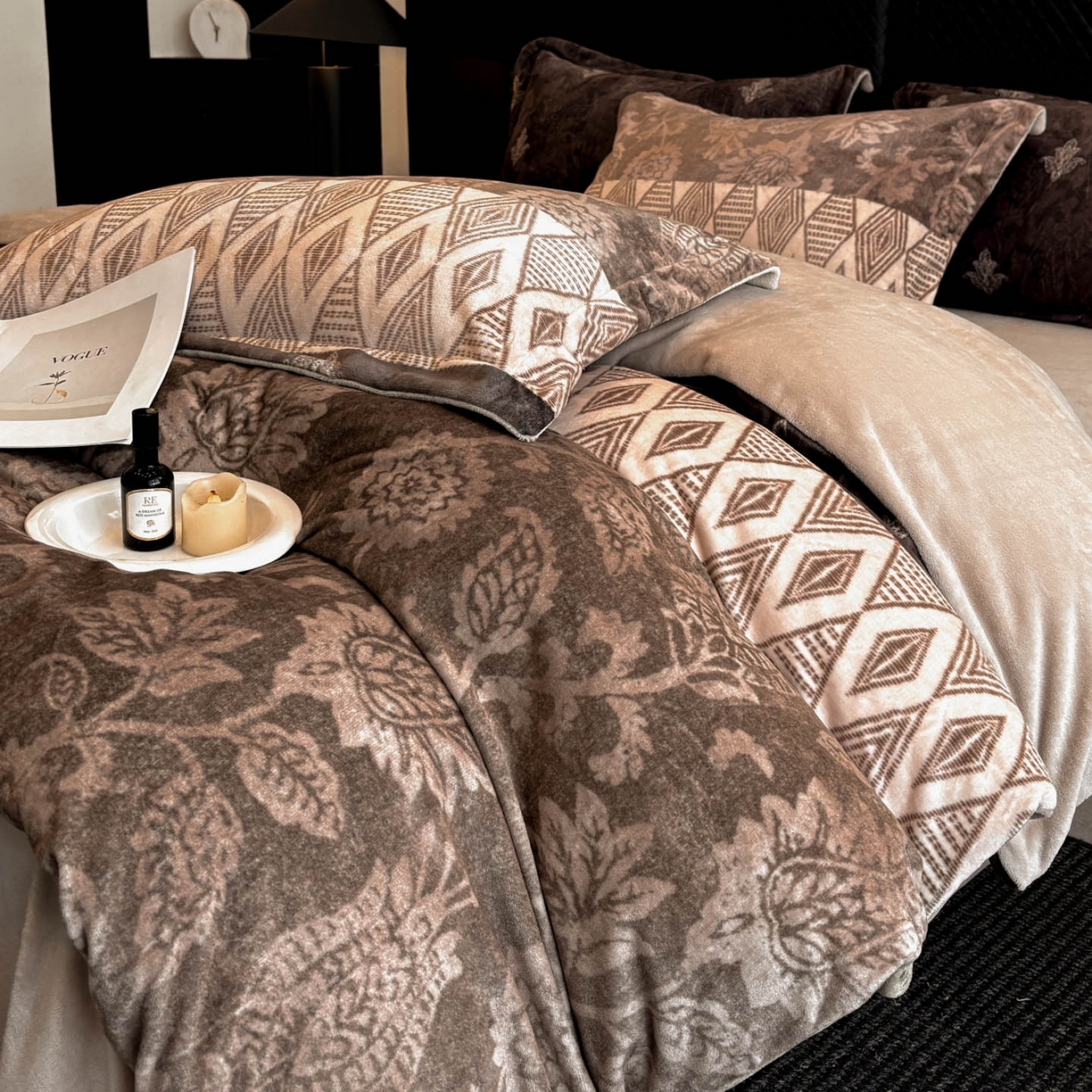 91家纺网 家纺一手货源 找家纺 首尔家纺 2025新款牛奶绒轻奢简约款四件套 优雅生活-咖