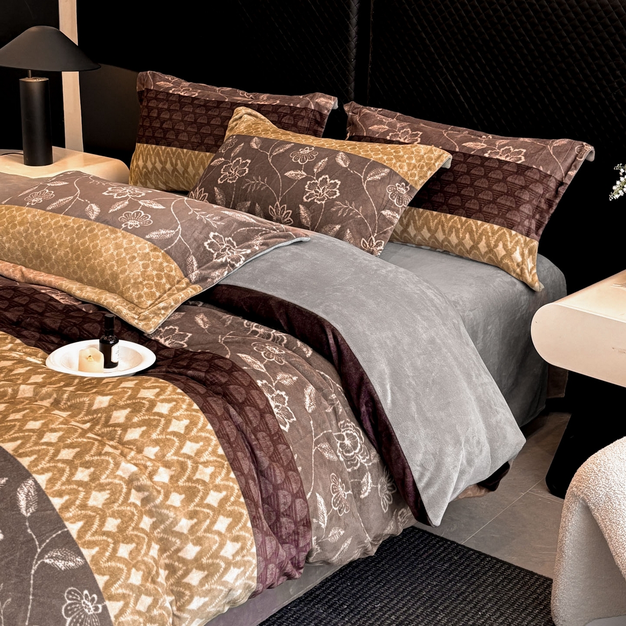 91家纺网 家纺一手货源 找家纺 首尔家纺 2025新款牛奶绒轻奢简约款四件套 雅之漫-咖