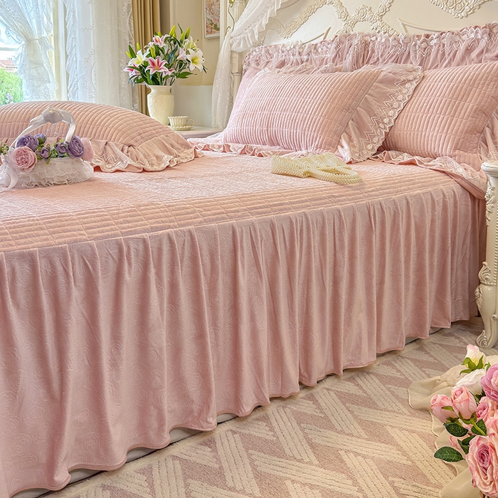 91家纺网 家纺一手货源 找家纺 （总）宜凡家纺 2025新款婴儿绒压花夹棉床裙四件套-香奈花园