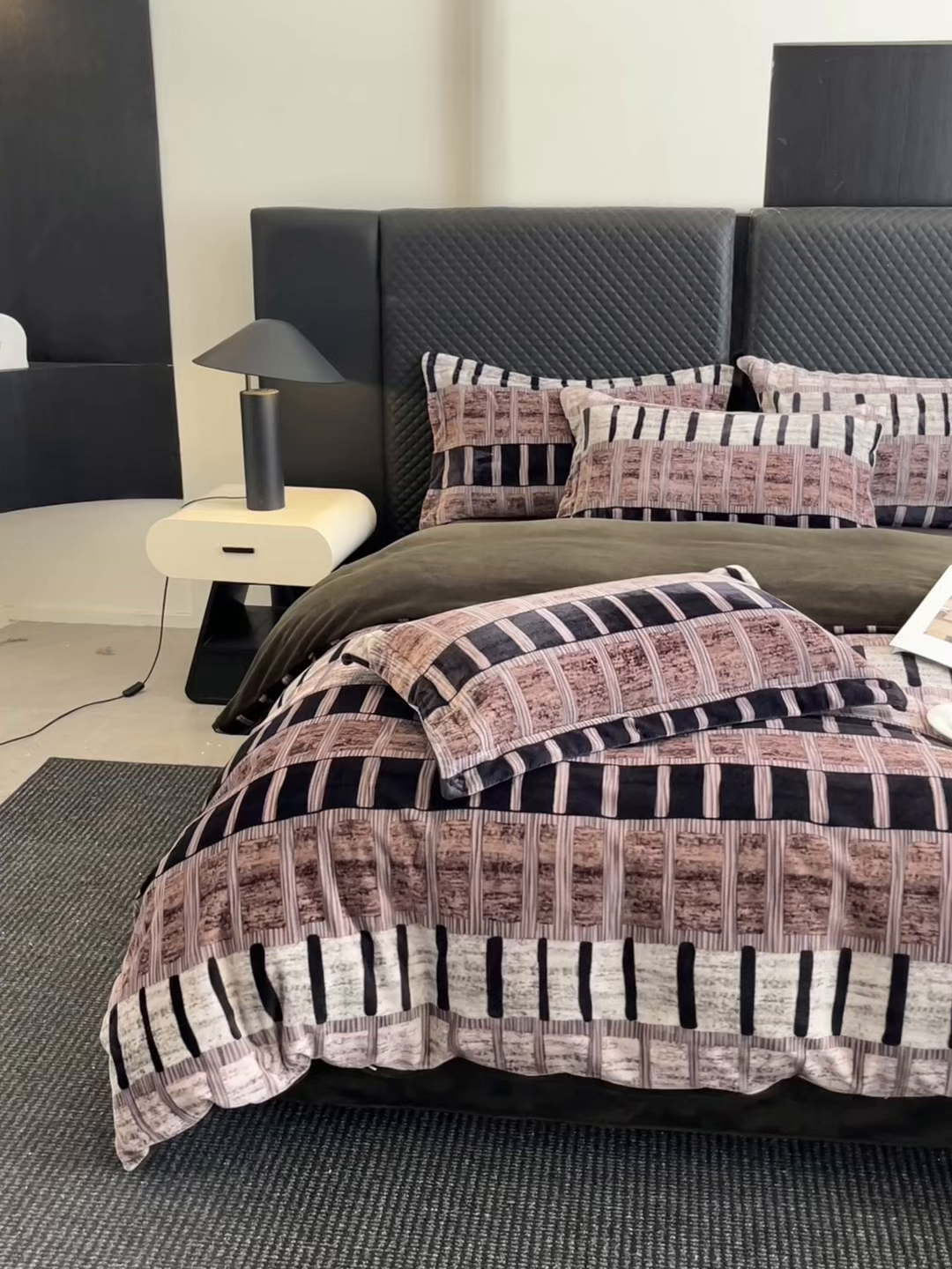 91家纺网 家纺一手货源 找家纺 （总）首尔家纺 2025新款牛奶绒轻奢简约款四件套