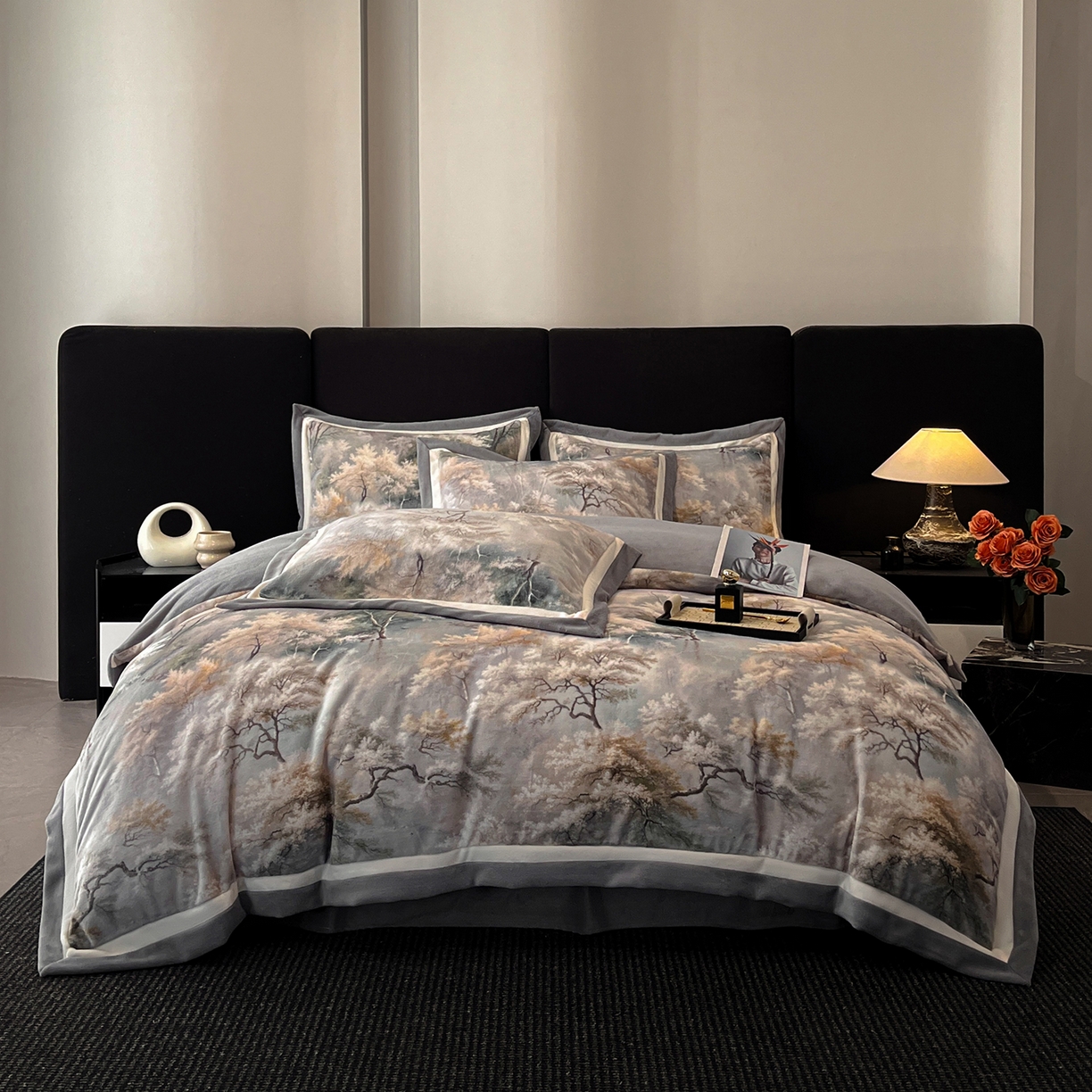 91家纺网 家纺一手货源 找家纺 绒城 绒城 2025新款 双拼角工艺数码牛奶绒四件套 拼角牛奶绒四件套-芳华系列 秘境