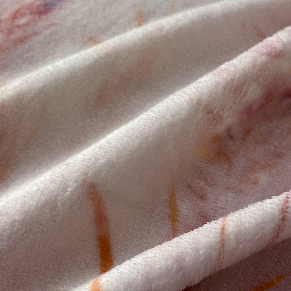 91家纺网 家纺一手货源 找家纺 绒城 绒城 2025新款 双拼角工艺数码牛奶绒四件套 拼角牛奶绒四件套-芳华系列 麦田-紫