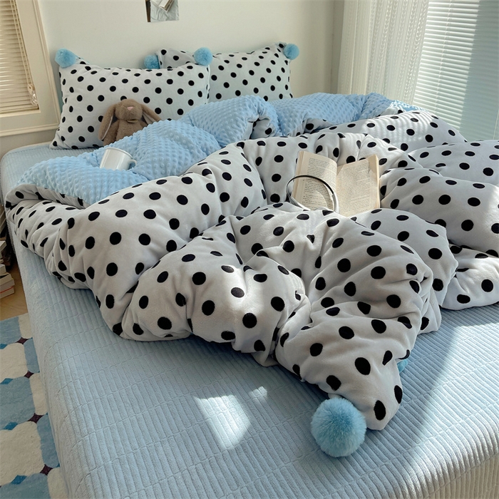 91家纺网 家纺一手货源 找家纺 繁花家居 2025新款高克重豆豆绒牛奶绒四件套泡芙感床盖套件直播热款 蓝色团团