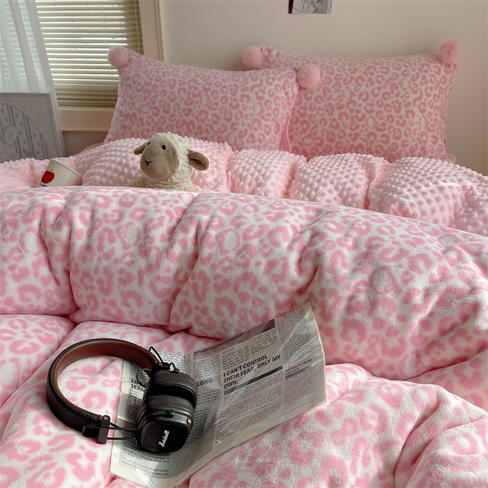 91家纺网 家纺一手货源 找家纺 （总）繁花家居 2025新款高克重豆豆绒牛奶绒四件套泡芙感床盖套件直播热款