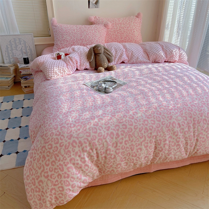 91家纺网 家纺一手货源 找家纺 （总）繁花家居 2025新款高克重豆豆绒牛奶绒四件套泡芙感床盖套件直播热款