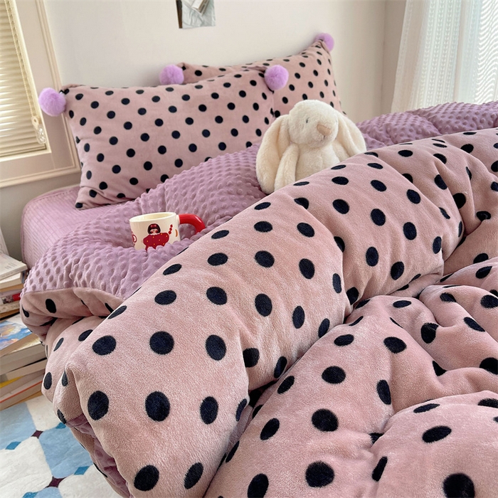 91家纺网 家纺一手货源 找家纺 繁花家居 2025新款高克重豆豆绒牛奶绒四件套泡芙感床盖套件直播热款 紫夜心语