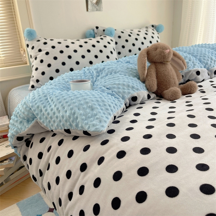 91家纺网 家纺一手货源 找家纺 繁花家居 2025新款高克重豆豆绒牛奶绒四件套泡芙感床盖套件直播热款 蓝色团团