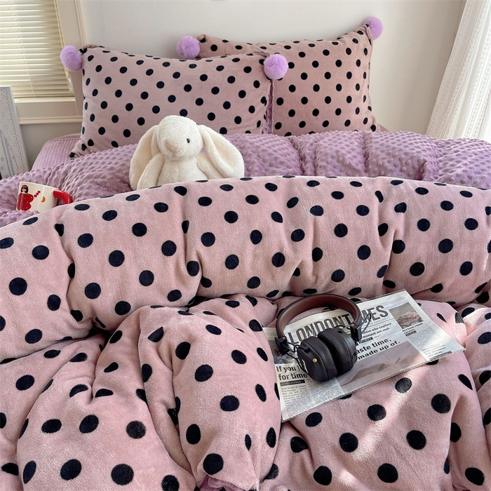 91家纺网 家纺一手货源 找家纺 繁花家居 2025新款高克重豆豆绒牛奶绒四件套泡芙感床盖套件直播热款 紫夜心语