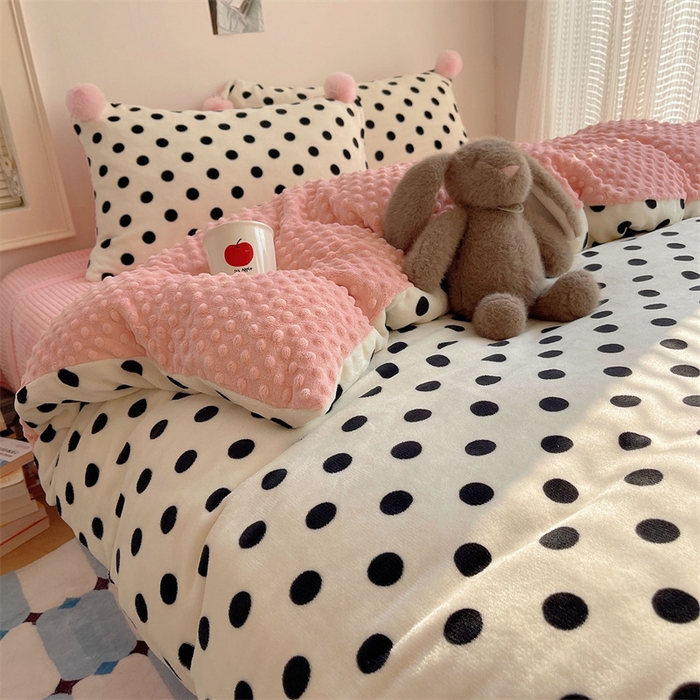 91家纺网 家纺一手货源 找家纺 繁花家居 2025新款高克重豆豆绒牛奶绒四件套泡芙感床盖套件直播热款 米色团团