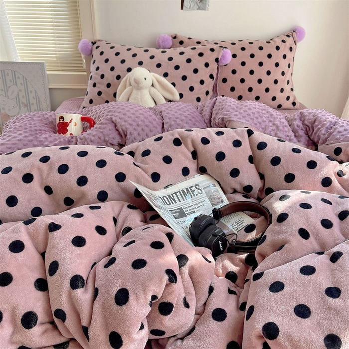 91家纺网 家纺一手货源 找家纺 繁花家居 2025新款高克重豆豆绒牛奶绒四件套泡芙感床盖套件直播热款 紫夜心语