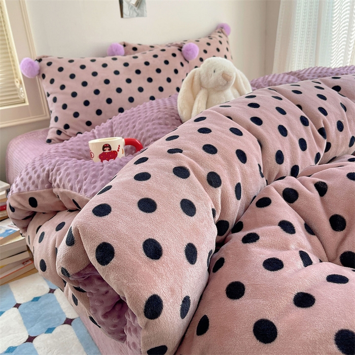 91家纺网 家纺一手货源 找家纺 繁花家居 2025新款高克重豆豆绒牛奶绒四件套泡芙感床盖套件直播热款 紫夜心语