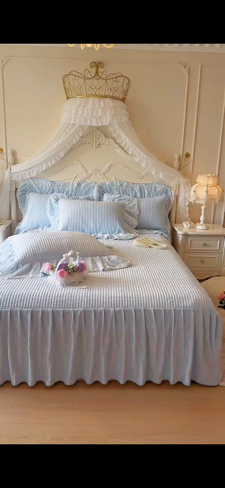 91家纺网 家纺一手货源 找家纺 宜凡家纺 2025新款婴儿绒压花夹棉床裙四件套-香奈花园 香奈花园-浅天蓝