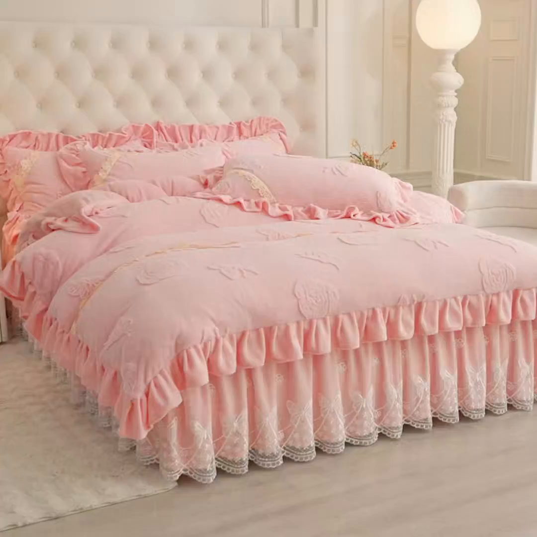 91家纺网 家纺一手货源 找家纺 （总）宜凡家纺 2025新款A类兔绒提花花边牛奶绒夹棉床裙四件套