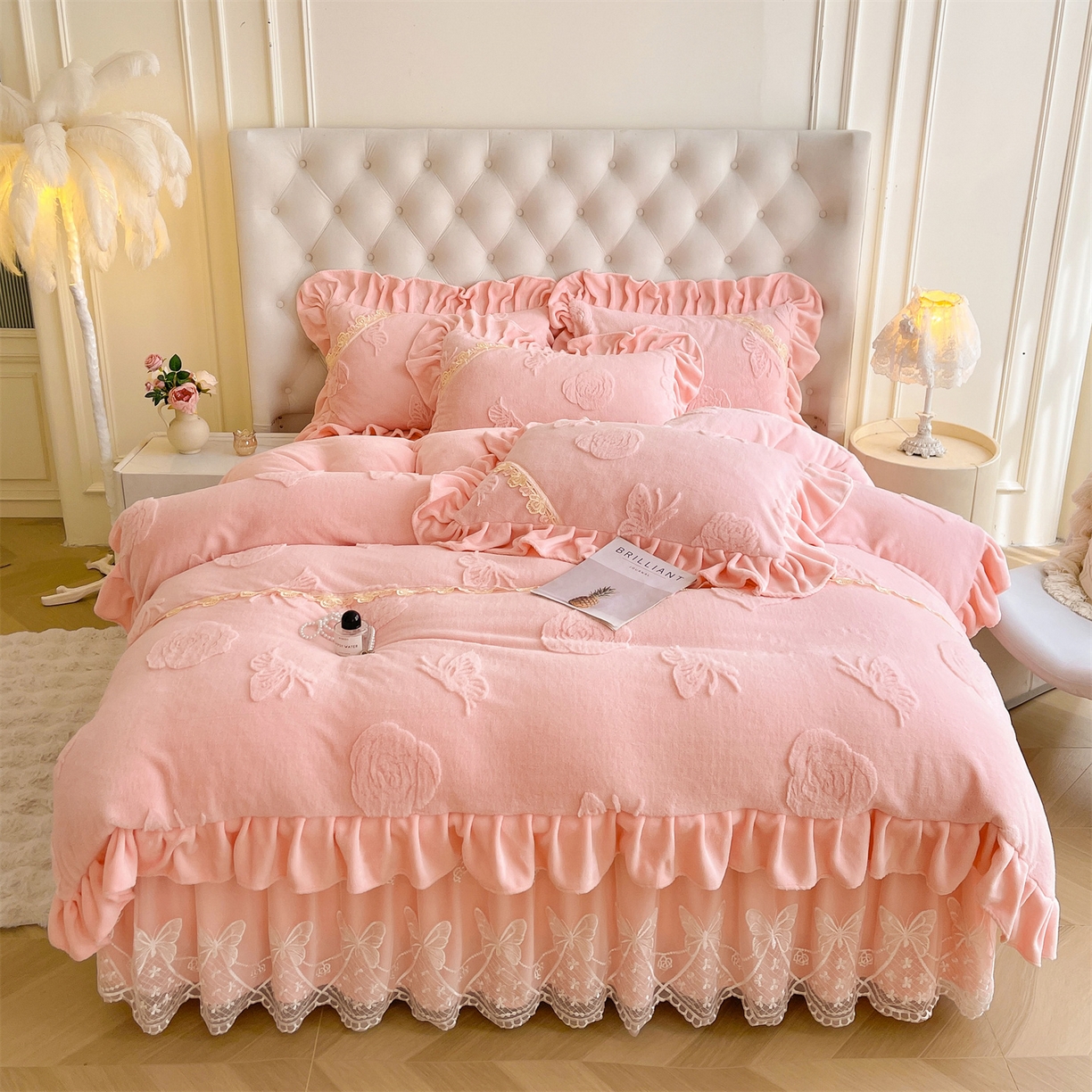 91家纺网 家纺一手货源 找家纺 （总）宜凡家纺 2025新款A类兔绒提花花边牛奶绒夹棉床裙四件套