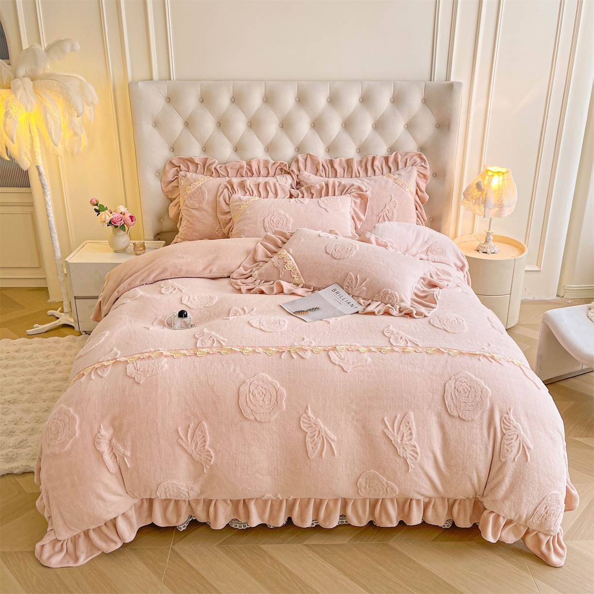 91家纺网 家纺一手货源 找家纺 （总）宜凡家纺 2025新款A类兔绒提花花边牛奶绒夹棉床裙四件套