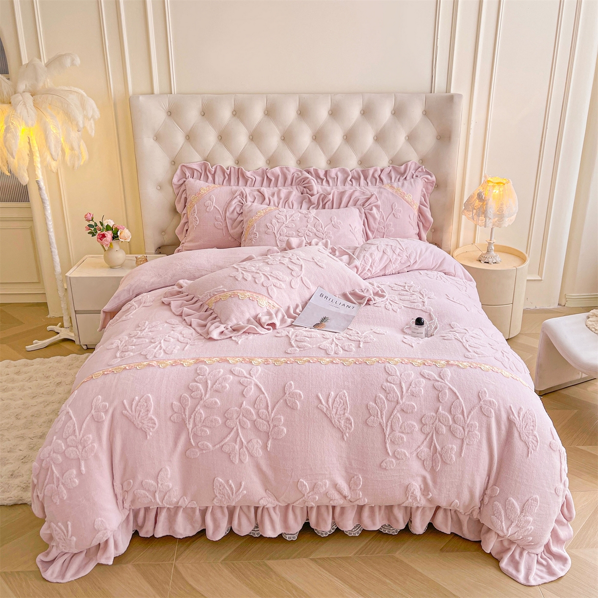 91家纺网 家纺一手货源 找家纺 （总）宜凡家纺 2025新款A类兔绒提花花边牛奶绒夹棉床裙四件套