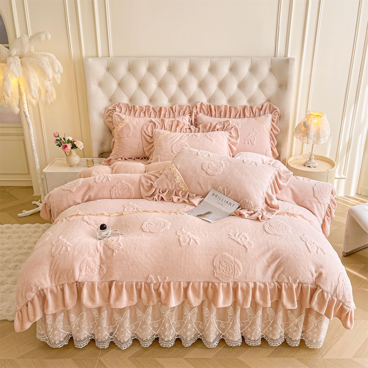 91家纺网 家纺一手货源 找家纺 宜凡家纺 2025新款A类兔绒提花花边牛奶绒夹棉床裙四件套 蝶恋花-柔肤玉