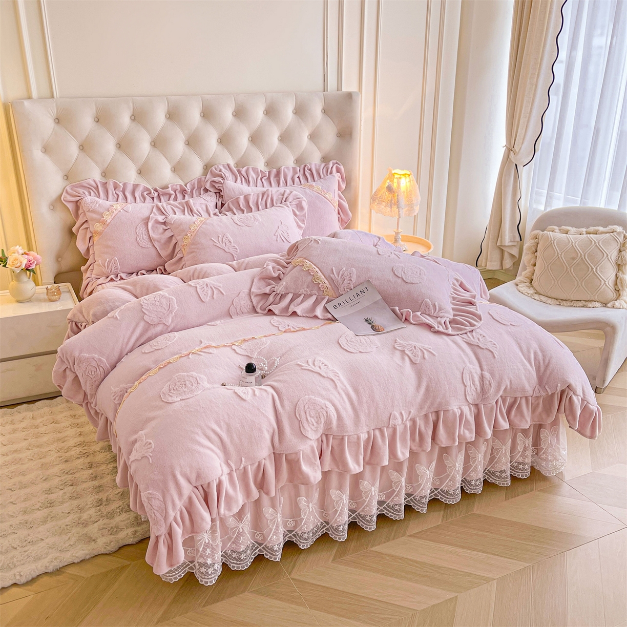 91家纺网 家纺一手货源 找家纺 宜凡家纺 2025新款A类兔绒提花花边牛奶绒夹棉床裙四件套 蝶恋花-优雅紫