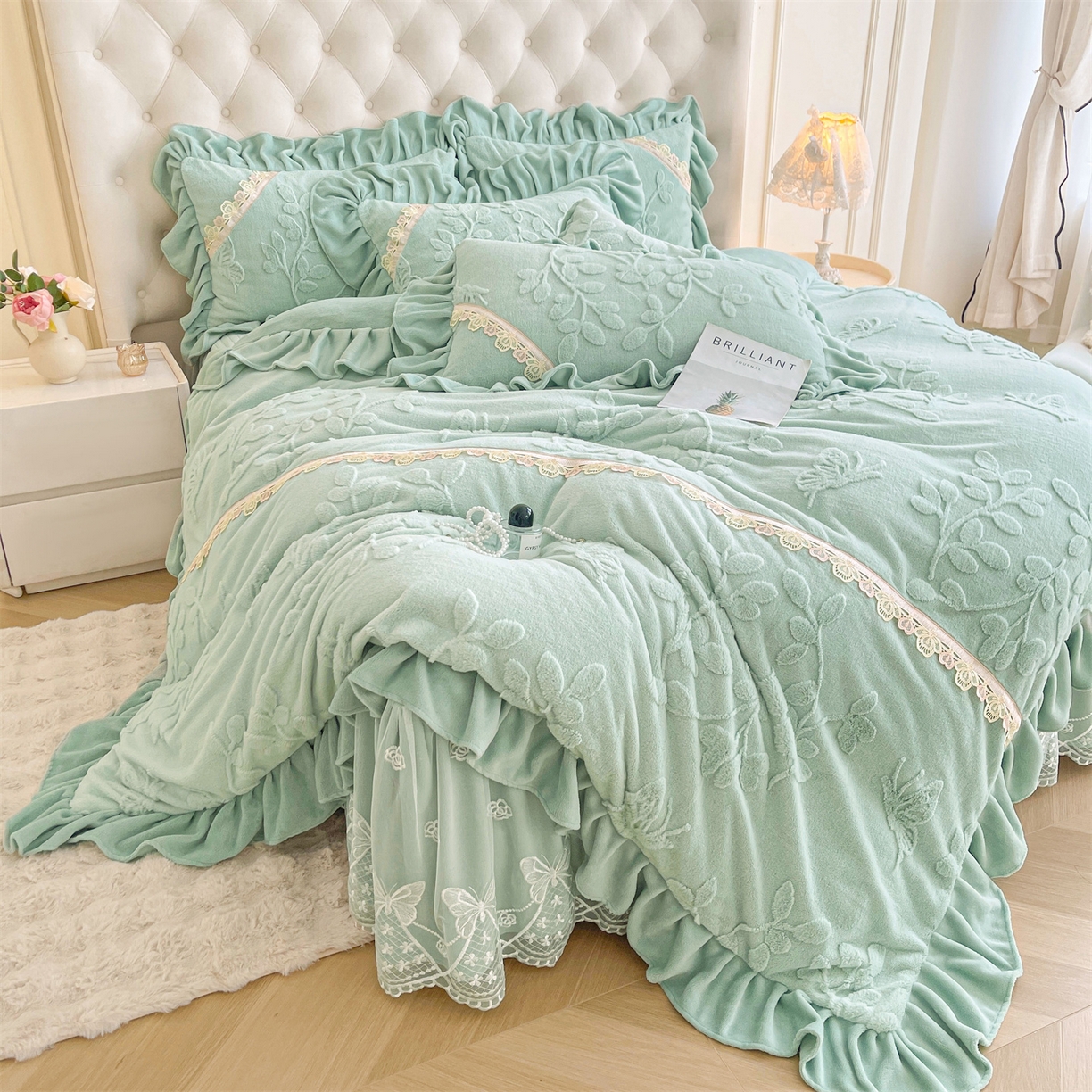 91家纺网 家纺一手货源 找家纺 宜凡家纺 2025新款A类兔绒提花花边牛奶绒夹棉床裙四件套 万物生-青果绿