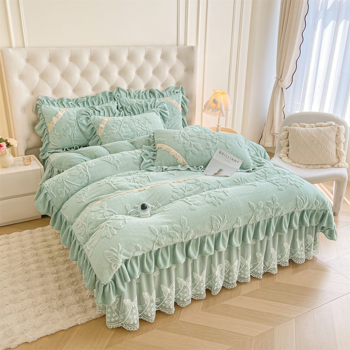 91家纺网 家纺一手货源 找家纺 宜凡家纺 2025新款A类兔绒提花花边牛奶绒夹棉床裙四件套 万物生-青果绿