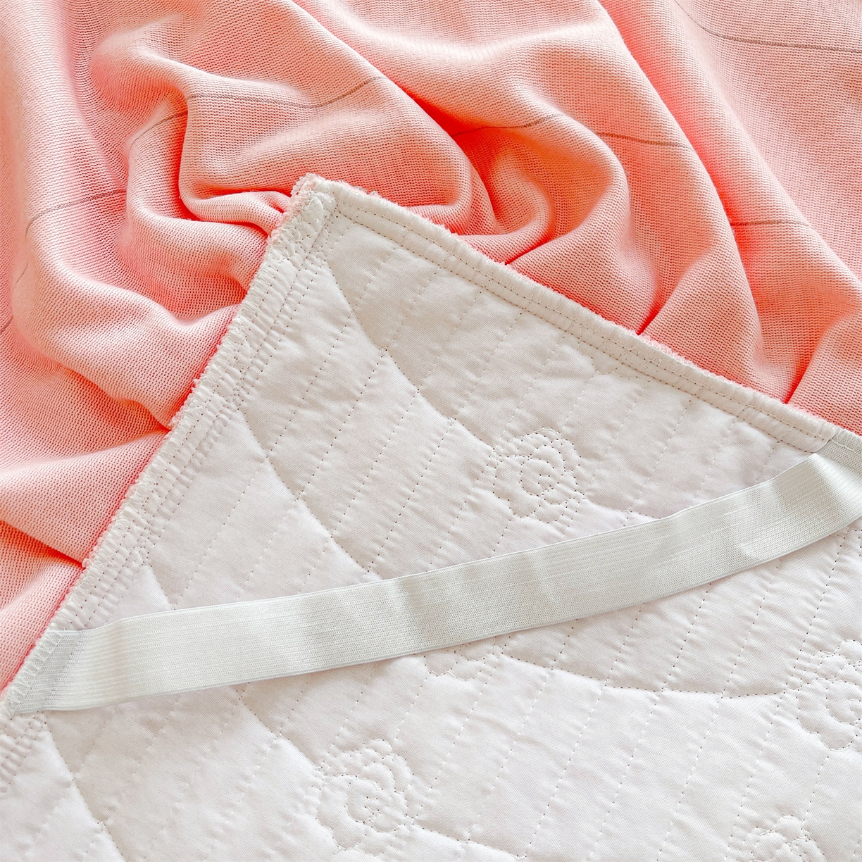 91家纺网 家纺一手货源 找家纺 宜凡家纺 2025新款A类兔绒提花花边牛奶绒夹棉床裙三件套 蝶恋花-仙女粉