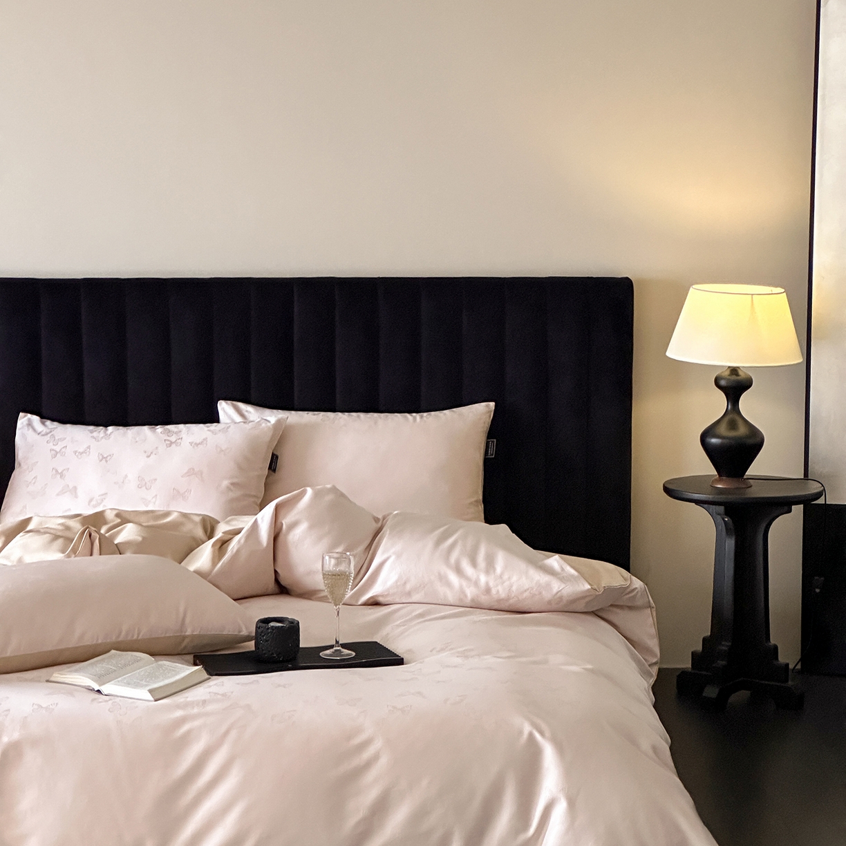 91家纺网 家纺一手货源 找家纺 三味舒屋 2025新款素织静奢系列50支全棉提花磨毛四件套 贝妮粉