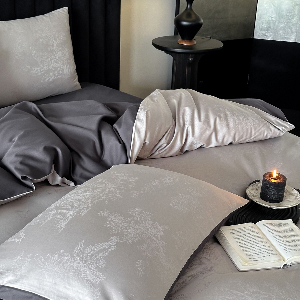 91家纺网 家纺一手货源 找家纺 三味舒屋 2025新款素织静奢系列50支全棉提花磨毛四件套 玛莎灰