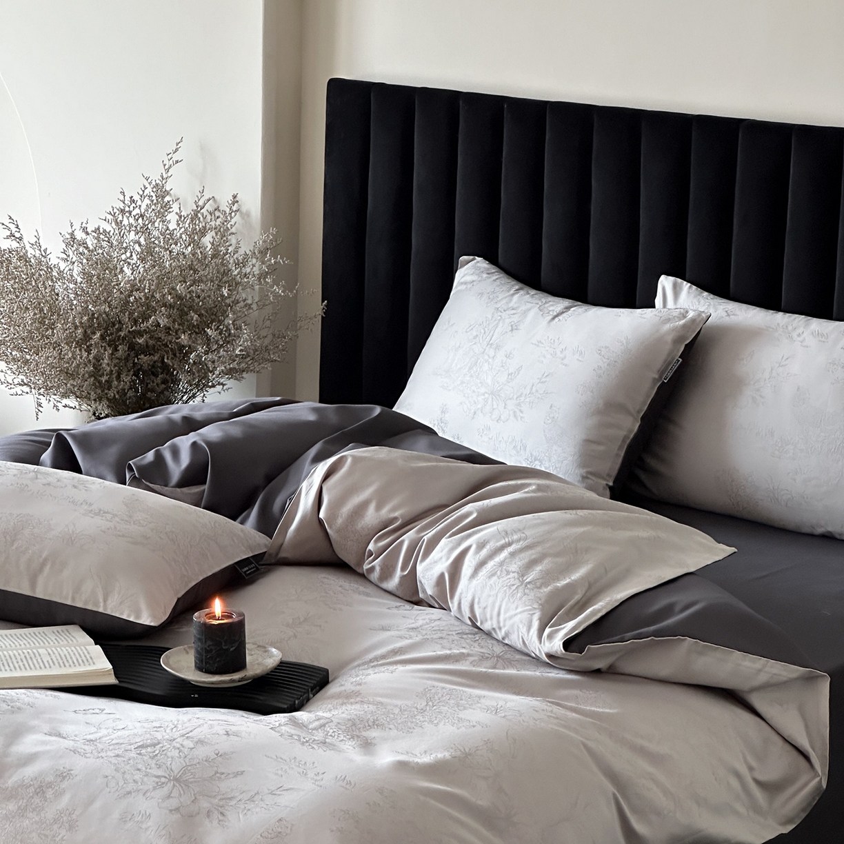 91家纺网 家纺一手货源 找家纺 三味舒屋 2025新款素织静奢系列50支全棉提花磨毛四件套 玛莎灰