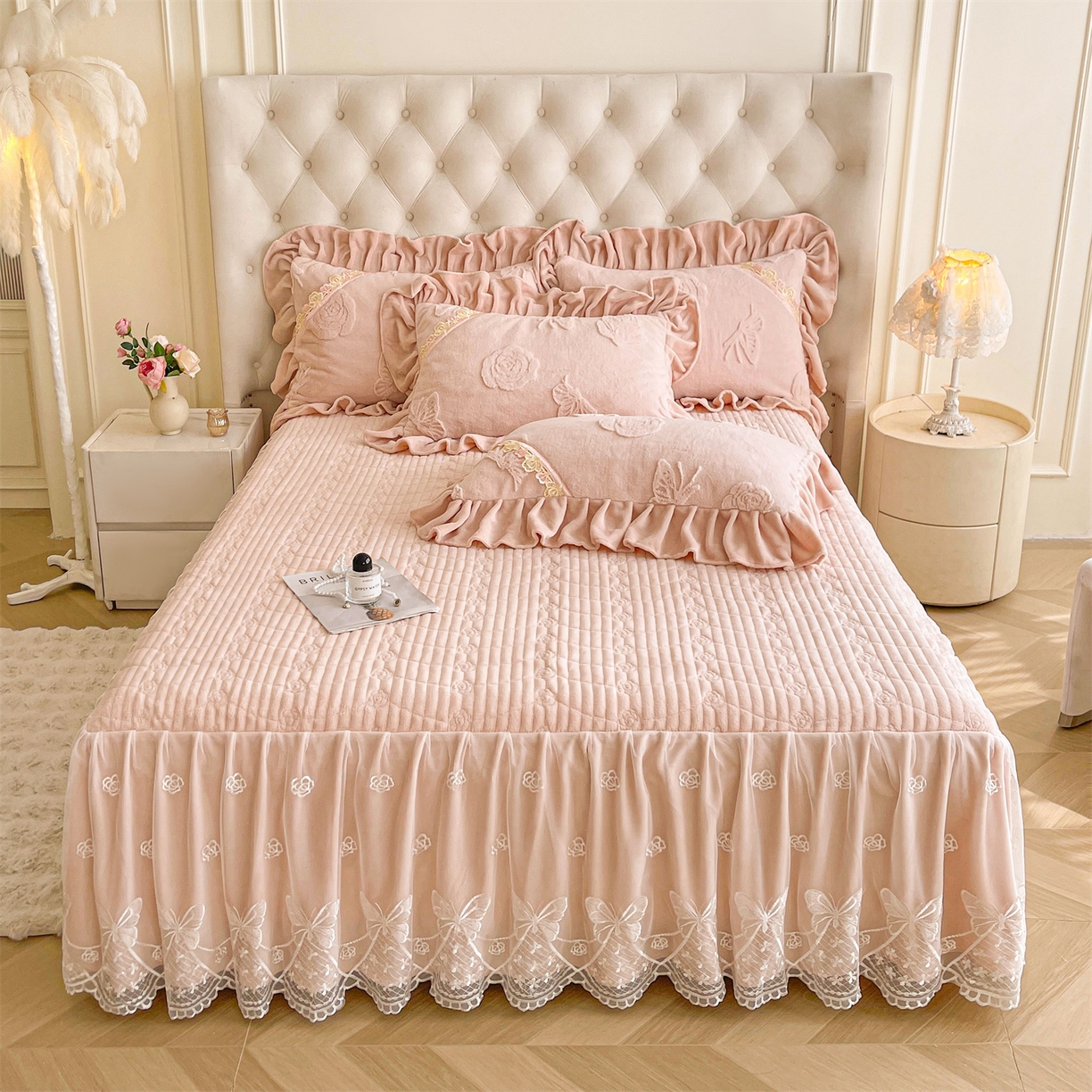 宜凡家纺 2025新款A类兔绒提花花边牛奶绒夹棉床裙三件套 蝶恋花-柔肤玉