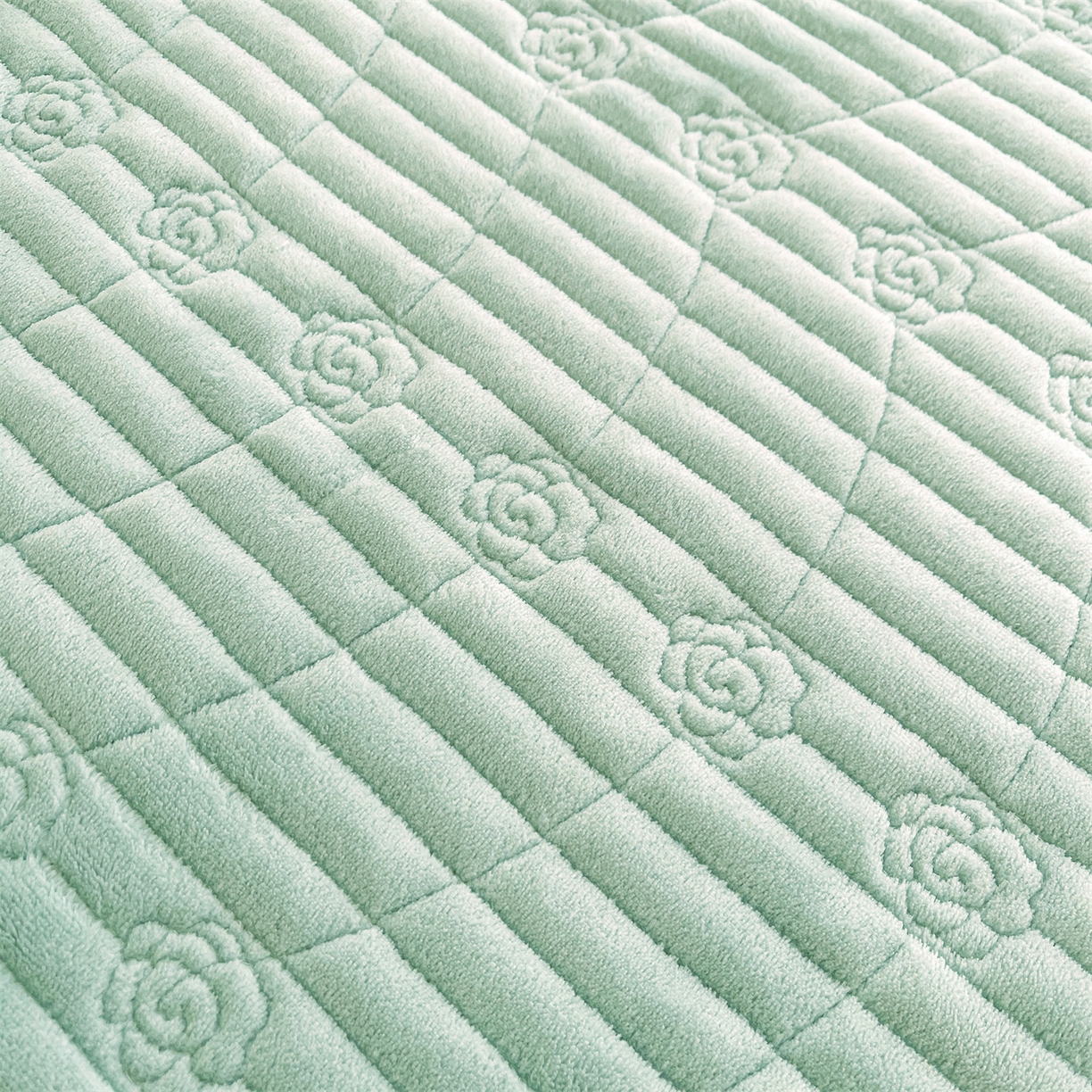 91家纺网 家纺一手货源 找家纺 宜凡家纺 2025新款A类兔绒提花花边牛奶绒夹棉床裙三件套 万物生-青果绿