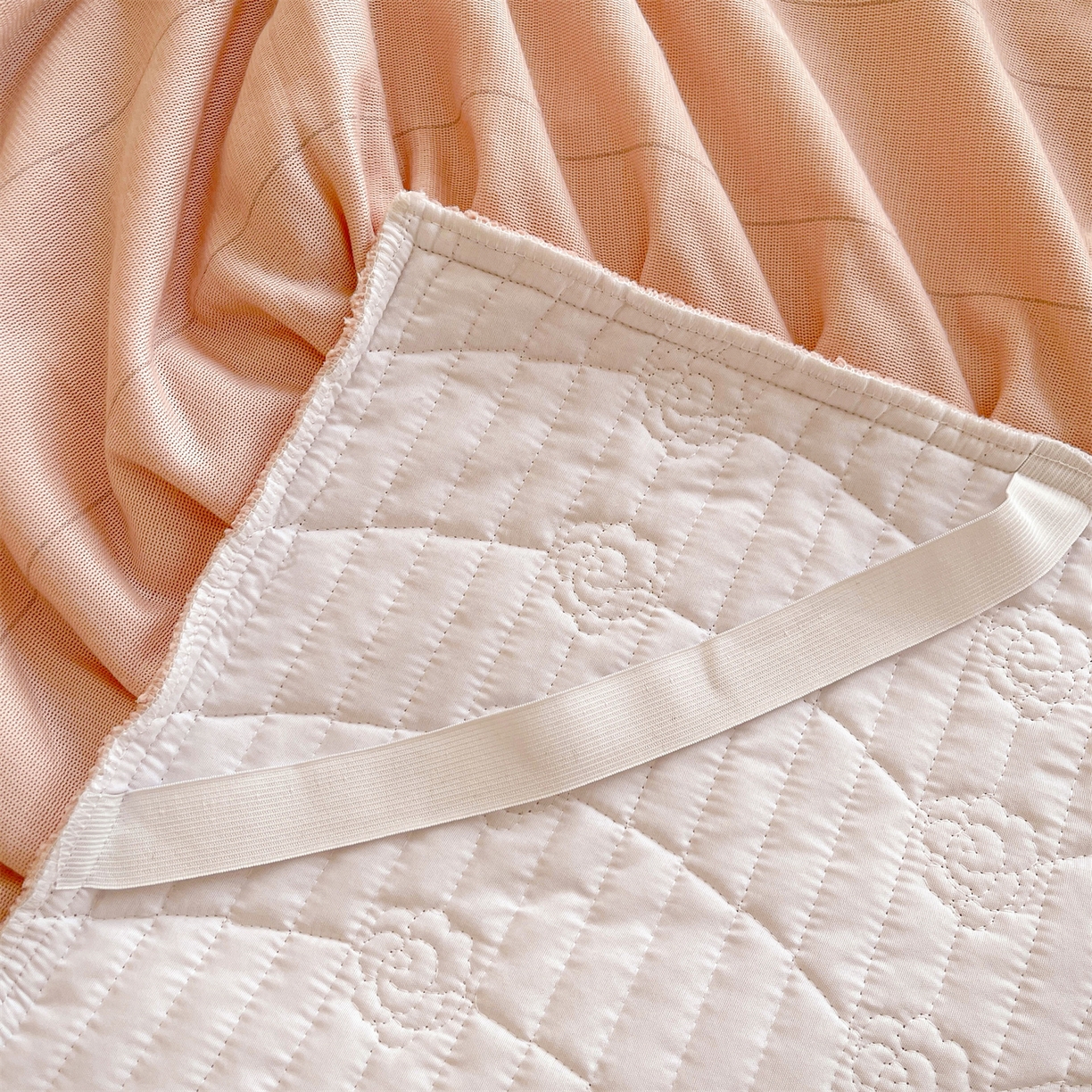 91家纺网 家纺一手货源 找家纺 宜凡家纺 2025新款A类兔绒提花花边牛奶绒夹棉床裙三件套 万物生-柔肤玉