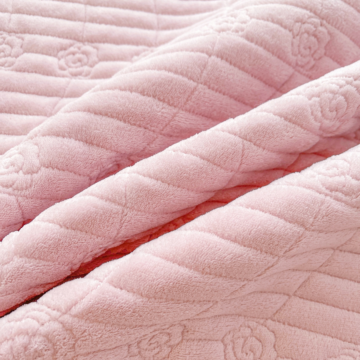 91家纺网 家纺一手货源 找家纺 宜凡家纺 2025新款兔绒提花花边牛奶绒床盖四件套 蝶恋花-优雅紫