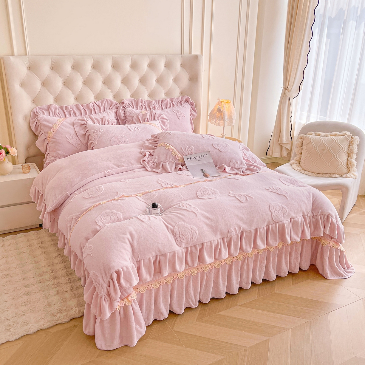 91家纺网 家纺一手货源 找家纺 宜凡家纺 2025新款兔绒提花花边牛奶绒床盖四件套 蝶恋花-优雅紫