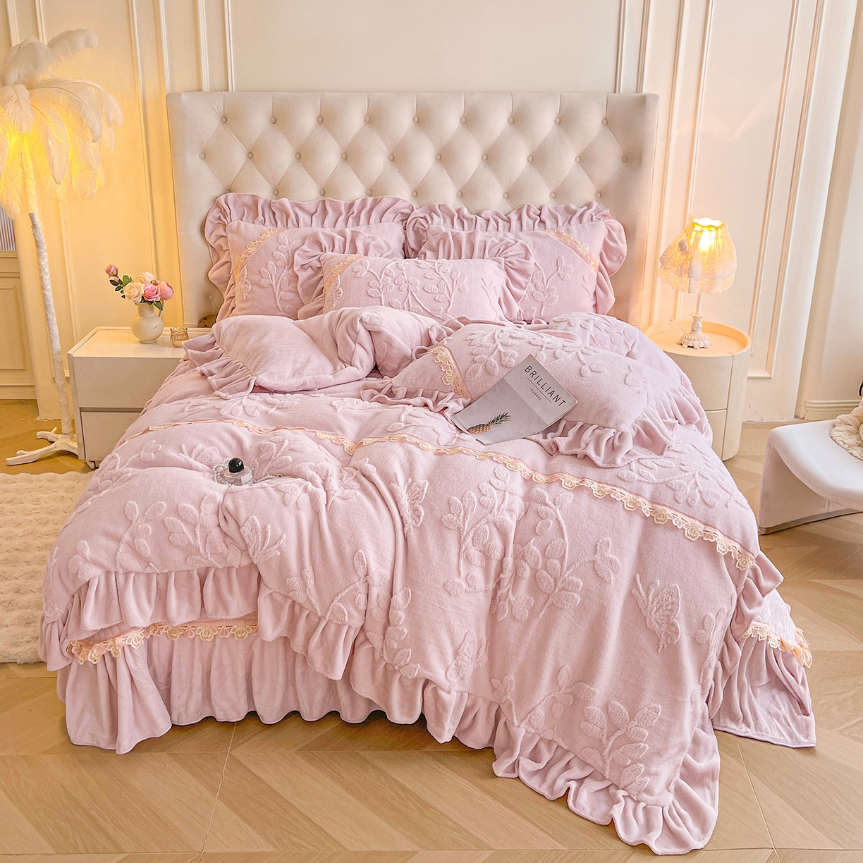 宜凡家纺 2025新款兔绒提花花边牛奶绒床盖四件套 万物生-淡雅紫