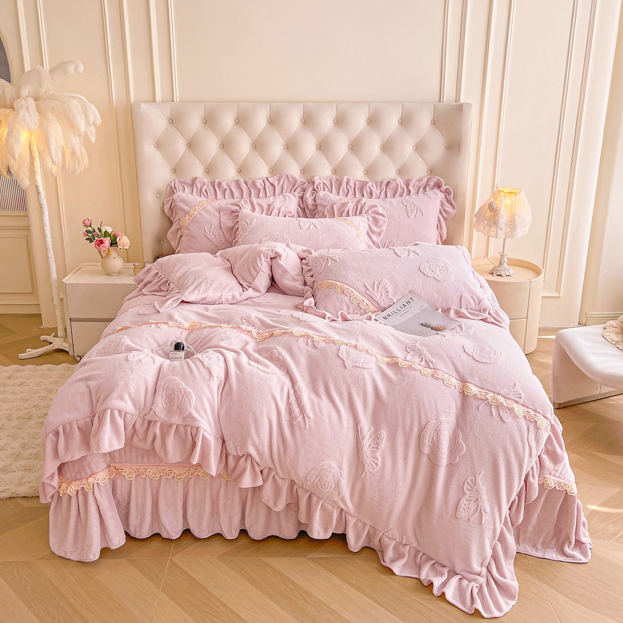 91家纺网 家纺一手货源 找家纺 （总）宜凡家纺 2025新款兔绒提花花边牛奶绒床盖四件套