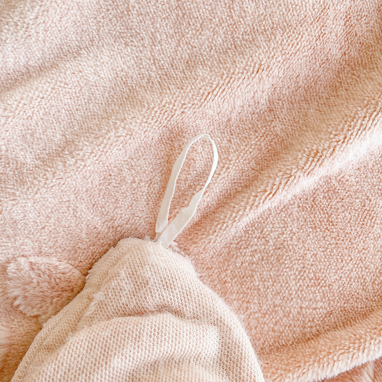 91家纺网 家纺一手货源 找家纺 宜凡家纺 2025新款兔绒提花花边牛奶绒床盖四件套 蝶恋花-仙女粉