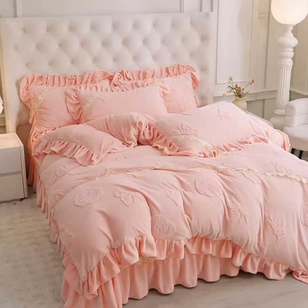 91家纺网 家纺一手货源 找家纺 （总）宜凡家纺 2025新款兔绒提花花边牛奶绒床盖四件套