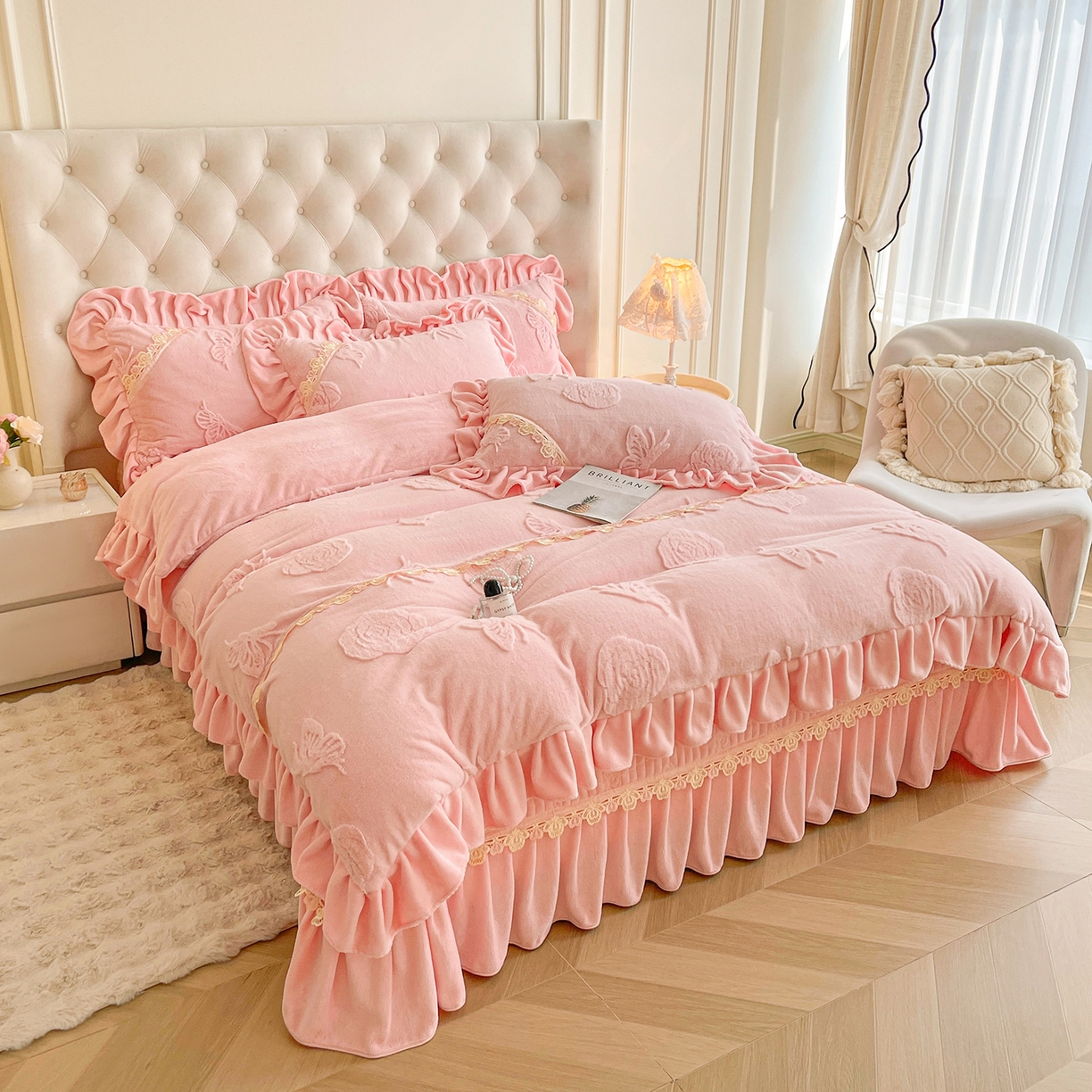 91家纺网 家纺一手货源 找家纺 （总）宜凡家纺 2025新款兔绒提花花边牛奶绒床盖四件套