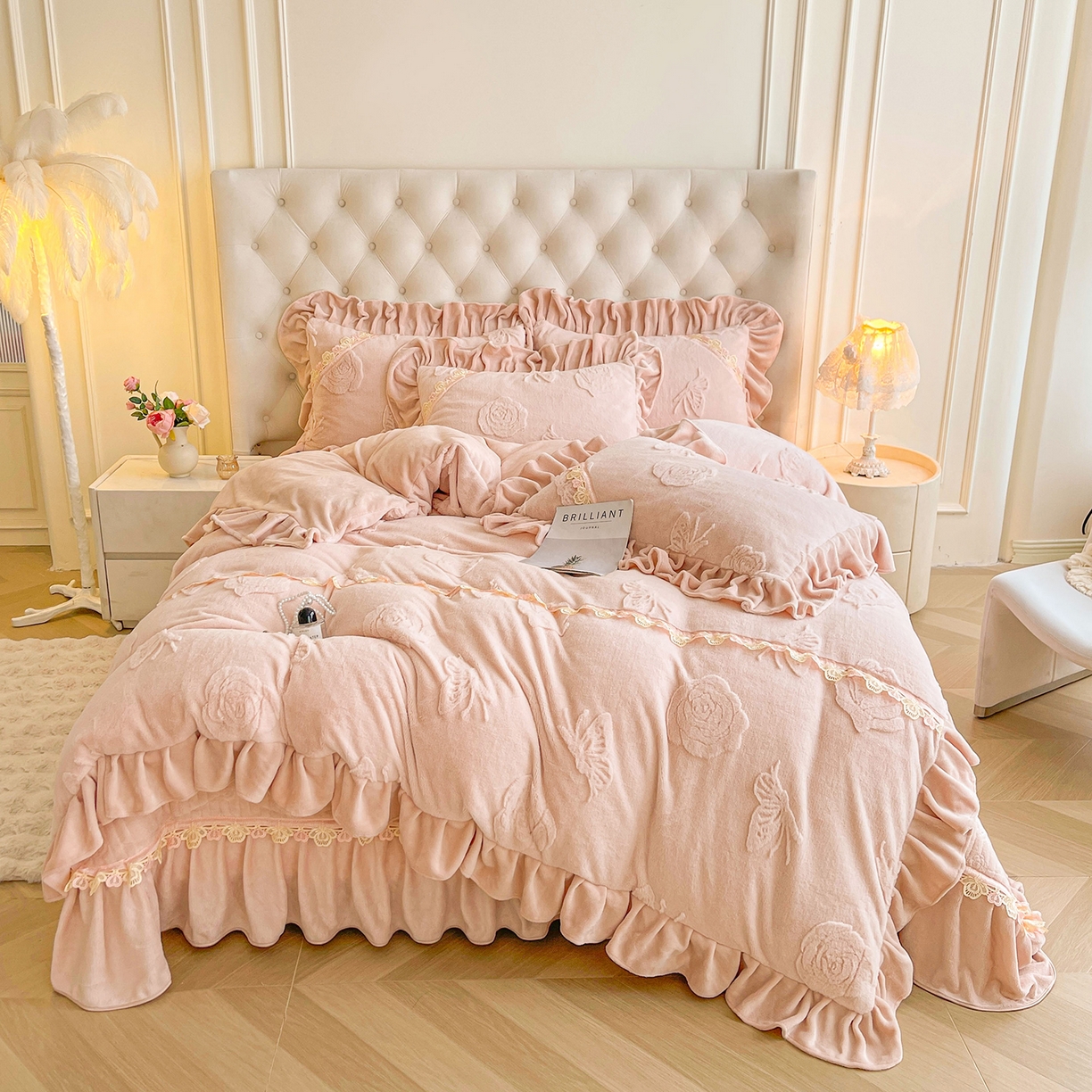 91家纺网 家纺一手货源 找家纺 （总）宜凡家纺 2025新款兔绒提花花边牛奶绒床盖四件套