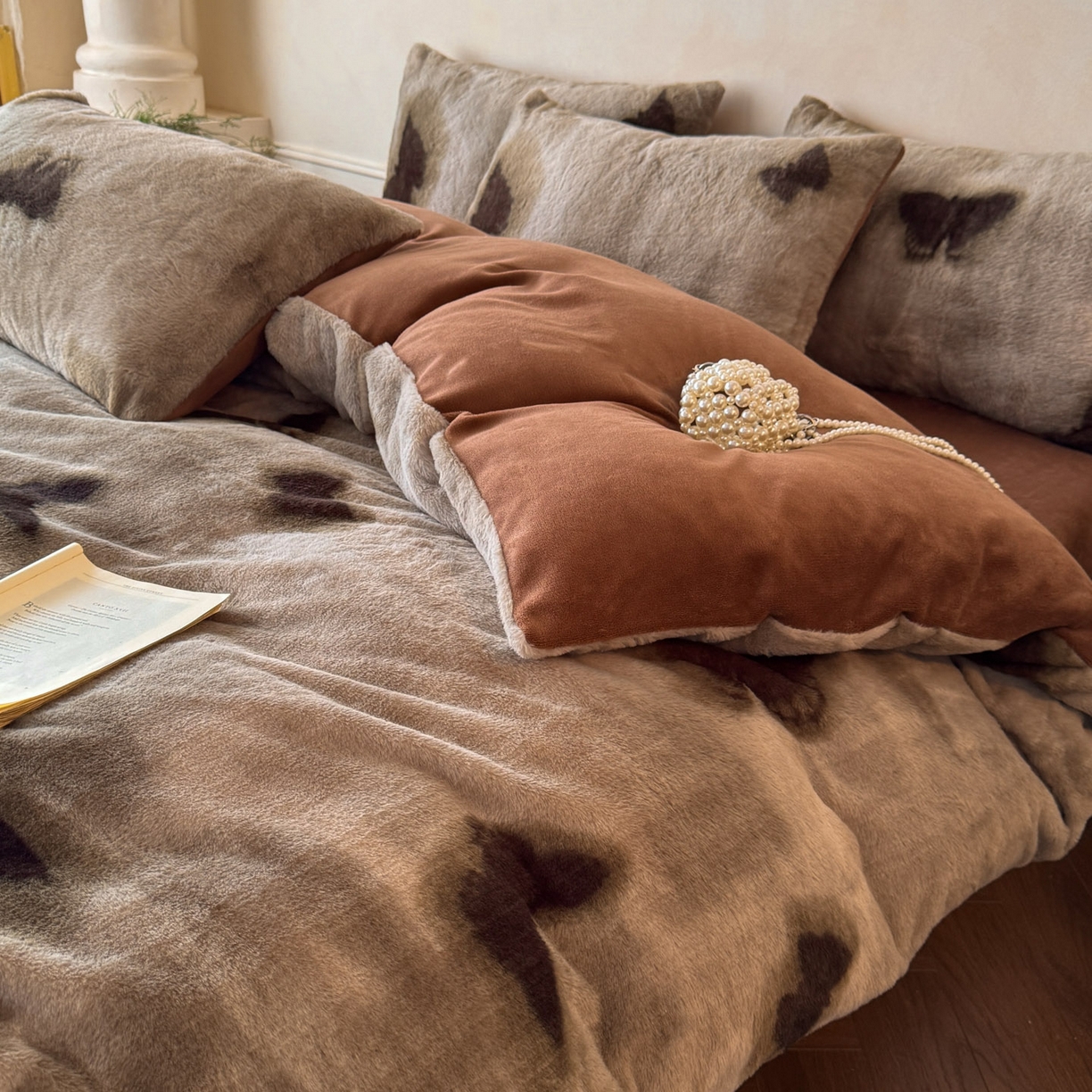 91家纺网 家纺一手货源 找家纺 （总）吾秀家居 绒城 2025 美拉德260克数码兔毛四件套 牛奶绒四件套 - 可可系列