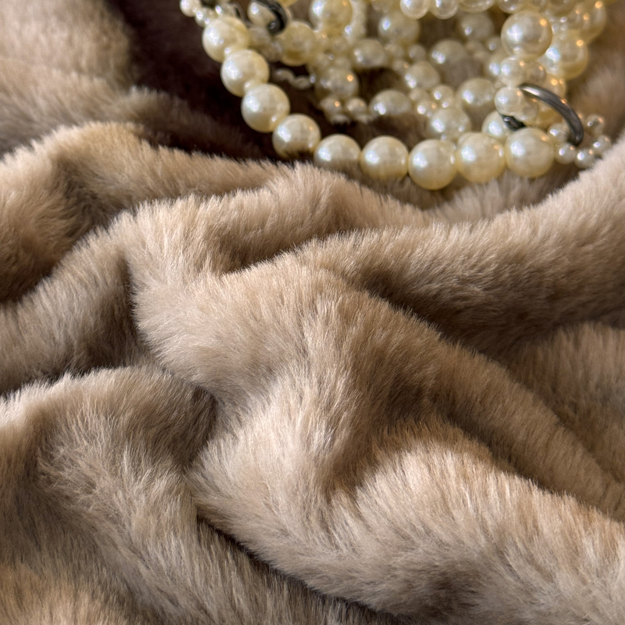 91家纺网 家纺一手货源 找家纺 吾秀家居 绒城 2025 美拉德260克数码兔毛四件套 牛奶绒四件套 - 可可系列 蝶影