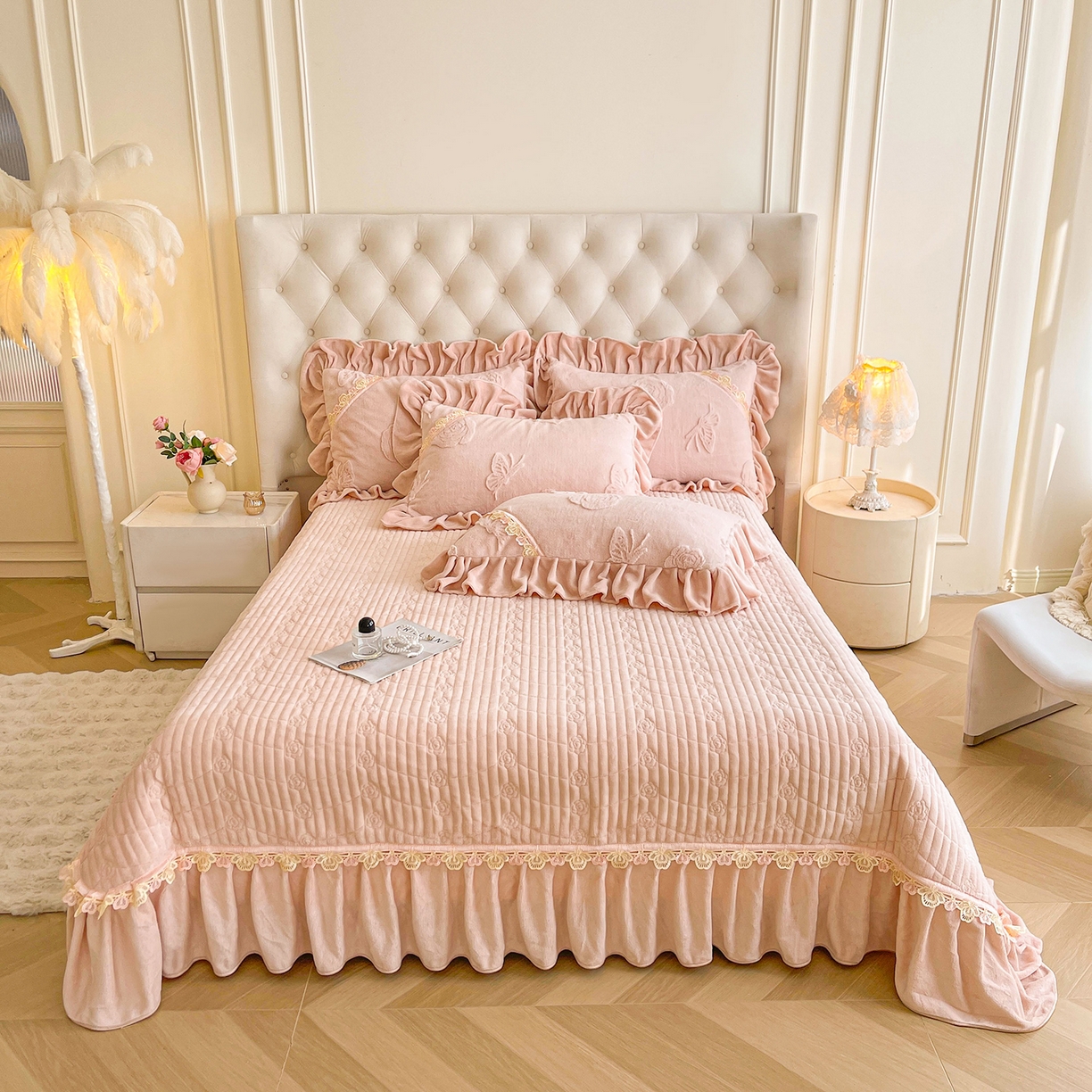 91家纺网 家纺一手货源 找家纺 （总）宜凡家纺 2025新款兔绒提花花边牛奶绒床盖三件套