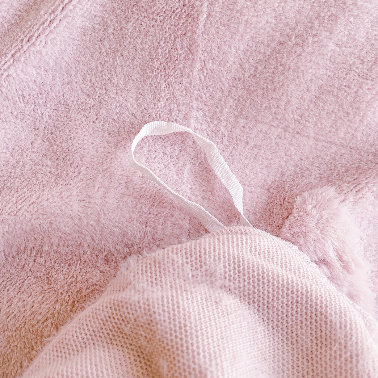 91家纺网 家纺一手货源 找家纺 宜凡家纺 2025新款兔绒提花花边牛奶绒床盖三件套 万物生-淡雅紫