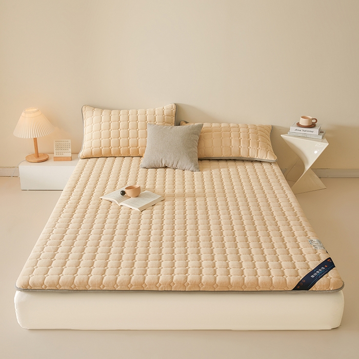 91家纺网 家纺一手货源 找家纺 丽诺床垫 2025新款德芙绒记忆棉两用5厘米床垫垫子 驼色