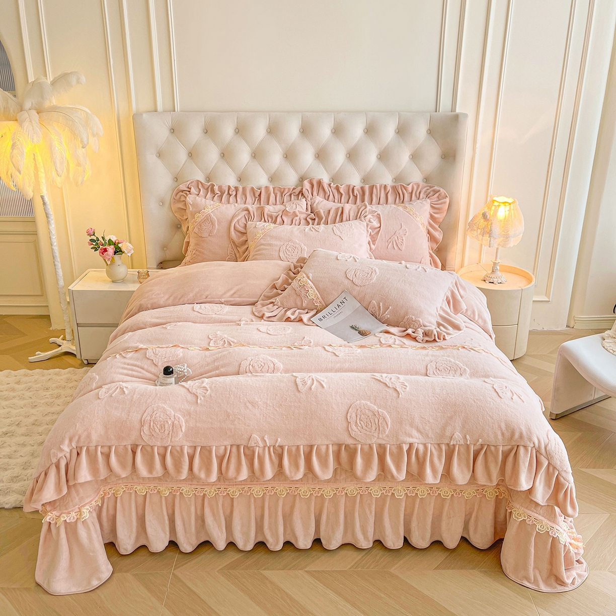 91家纺网 家纺一手货源 找家纺 宜凡家纺 2025新款兔绒提花花边牛奶绒床盖三件套 蝶恋花-仙女粉